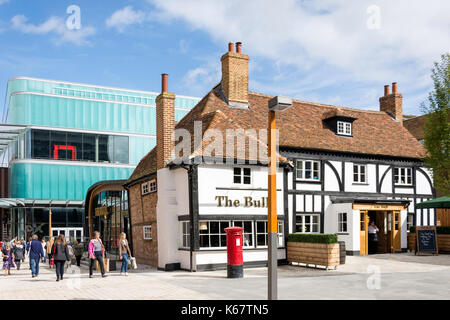 14th century The Bull Pub, High Street, The Lexicon, Bracknell, Berkshire, England, United Kingdom Stock Photo