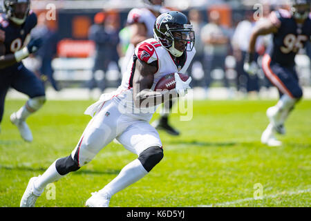 Chicago, Illinois, USA. 10th Sep, 2017. - Atlanta Falcons #11.Julio Jones in action during the NFL Game between the Atlanta Falcons and Chicago Bears at Soldier Field in Chicago, IL. Credit: csm/Alamy Live News Stock Photo