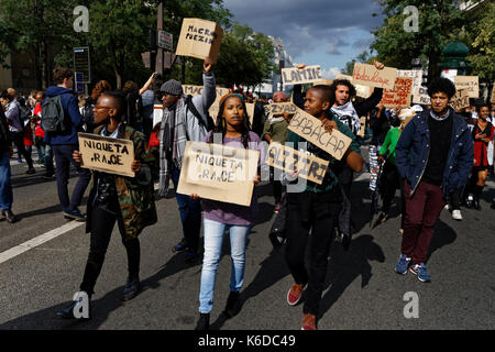 Paris, France. 12 September, 2017. Demonstration against the reform of labor law on 12 September, 2017 in Paris, France. Credit: Bernard Menigault/Alamy Live News Stock Photo