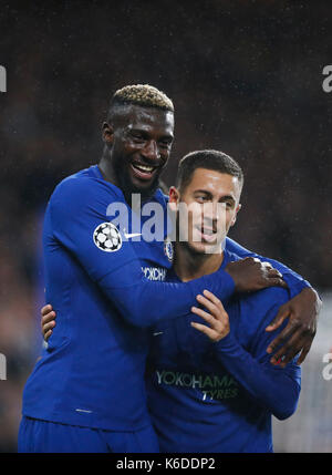 Eden Hazard of Chelsea celebrates scoring the opening goal with team ...