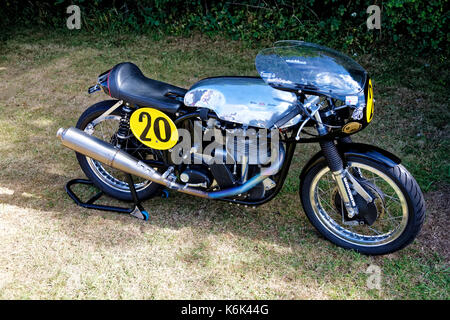 1961 Ecurie Sportive 500 Norton racing motorcycle at the 2017 Grand National Motorcycle Meeting, Castle Combe Race Circuit, Wiltshire, United Kingdom. Stock Photo