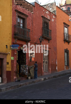 San Miguel de Allende, Guanajuato, Mexico - 2013: A house in the typical style in the town's historic center. Stock Photo