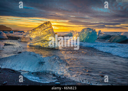 Jökulsárlón is a large glacial lake in southeast Iceland, on the edge of Vatnajökull National Park. Situated at the head of the Breiðamerkurjökull gla Stock Photo
