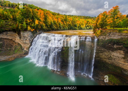 Middle Falls Letchworth State Park - Middle Falls is one of three large waterfalls found along the Genesse River at Letchworth SP in New York.  It has Stock Photo