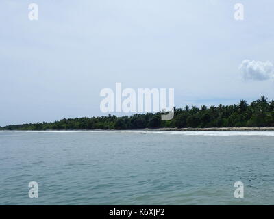 Isabela City, Philippines. 13th Sep, 2017. Malamawi Beach is one of the white sand beaches of Basilan. Credit: Sherbien Dacalanio/Pacific Press/Alamy Live News Stock Photo