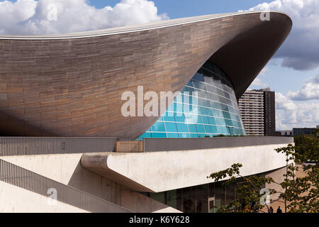 Close-up view of part of the London Aquatics Centre, in the Queen Elizabeth Olympic Park,  Stratford, London Stock Photo