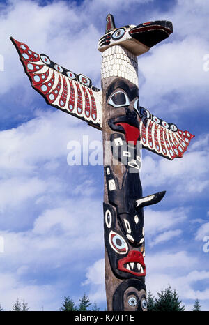 Totem pole, Rogue-Coquille National Scenic Byway, Powers County Park, Oregon Stock Photo