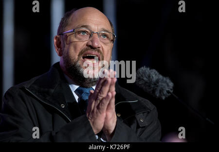 dpatop - Martin Schulz from the Social Democratic Party of Germany (SPD) and candidate for the German chancellorship, speaking at an election campaign event in Munich, Germany, 14 September 2017. Photo: Sven Hoppe/dpa Stock Photo