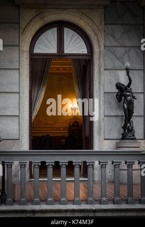 Residential building with a luxury Louis Vuitton store in the groundfloor  built in neoclassical architecture in downtown Lisbon, Portugal Stock Photo  - Alamy