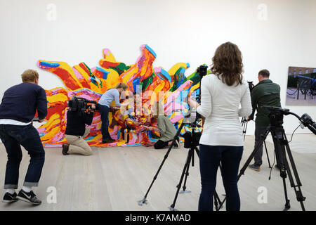 London, UK. 15th Sep, 2017. Chinese artist Liu Bolin mid-way through his first live UK performance The Disappearing Act, until Sunday 17 September at START Art Fair in London’s Saatchi Gallery Credit: Londonphotos/Alamy Live News Stock Photo