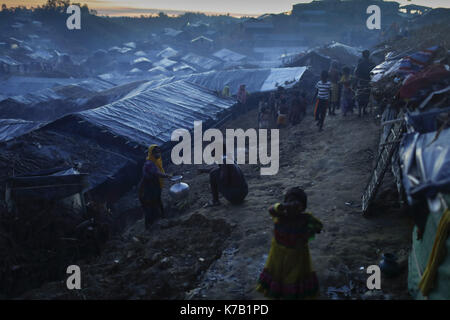 September 15, 2017 Ukhiya, Bangladesh. 15th Sep, 2017. General view at the Balukhali camp in Ukhiya, Bangladesh. Many of the Rohingya fleeing the violence in Myanmar had travelled by boat to find refuge in neighbouring Bangladesh. According to United Nations more than 300 thousand Rohingya refugees have fled Myanmar from violence over the last few weeks, most trying to cross the border and reach Bangladesh. Credit: K M Asad/ZUMA Wire/Alamy Live News Stock Photo