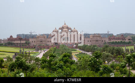 The grandest Hindu temple complex in the world – Akshardham, without  people.  New Delhi, India Stock Photo