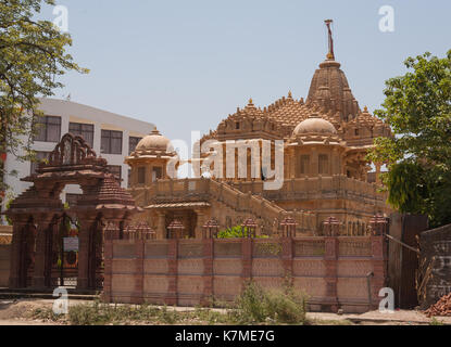 Small Hindu temple without people on the outskirts of Delhi. New Delhi, India Stock Photo