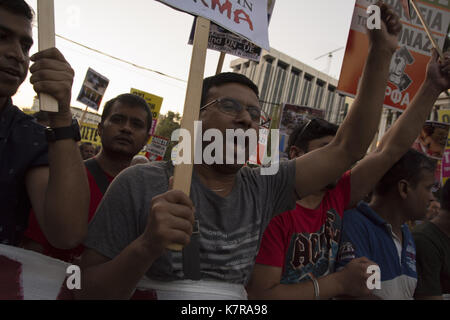 Athens, Greece. 16th Sep, 2017. Migrants shout slogans and carry banners protesting over the Rohingya genocide. Thousands joined a demonstration to honor and remember Pavlos Fyssas, the Greek rapper who was stabbed to death on September 18, 2013 by a Golden Dawn member. Credit: Nikolas Georgiou/ZUMA Wire/Alamy Live News Stock Photo