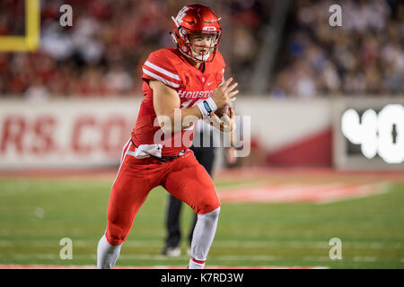 Houston, TX, USA. 16th Sep, 2017. Houston Cougars quarterback Kyle Allen (10) runs with the ball during the 2nd quarter of an NCAA football game between the Rice Owls and the University of Houston Cougars at TDECU Stadium in Houston, TX. Trask Smith/CSM/Alamy Live News Stock Photo