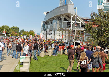 Steelers fans invited to East End's Bakery Square for fashion tailgate