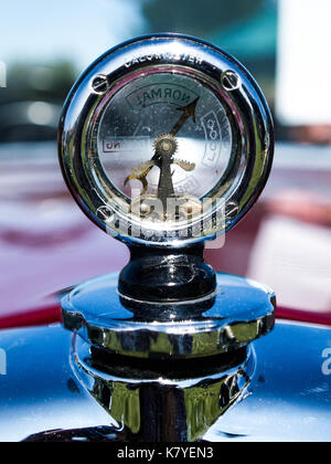 Temperature Gauge on Hood of 1932 Austin 16 - Open Road Tourer Stock Photo