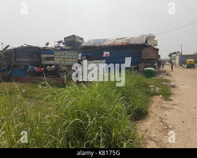 New Delhi, India. 11th Sep, 2017. The Rohingya refugee camp 'Darul Hijrat' on the outskirts of New Delhi, India, 11 September 2017. The Indish government wants to deport the estimated 40.000 Rohingyas who, for the most, live in the country for years. India's highest court will rule on an action by two Royhingya refugees. Photo: Nick Kaiser/dpa/Alamy Live News Stock Photo