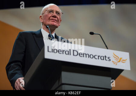 Bournemouth, UK. 17th Sep, 2017. Sir Menzies 'Ming' Campbell speaks during a debate on Liberal Democrat policy on the European Union during the Autumn Conference. Party members passed an amended motion retaining the party's policy of giving the public the final say on the final terms of Brexit in the form of an 'exit from Brexit' referendum and rejected a move to ignore the referendum result and back scrapping Article 50. Credit: Mark Kerrison/Alamy Live News Stock Photo