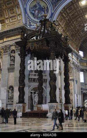 St. Peter's Baldachin. Baroque sculpture bronze canopy by Gian Lorenzo Bernini (1598-1680). St. Peter's Basilica. Vatican city. Stock Photo