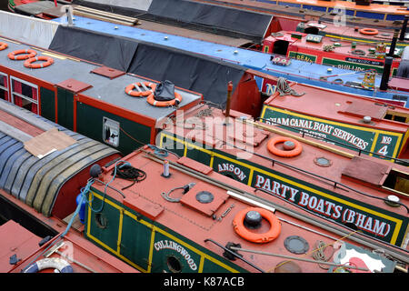 narrow boats in Gas Street Basin, on the historic canal network in Birmingham, England Stock Photo