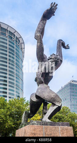 Netherlands, South Holland, Rotterdam, Maritime District, 'De Verwoeste Stad' (The Destroyed City), bronze monument and war memorial by Ossip Zadkine Stock Photo