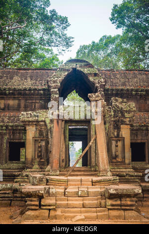 Temple ruin at the eastern entrance, Ta Kou Entrance, temple complex of Angkor Wat, Angkor Archaeological Park Stock Photo