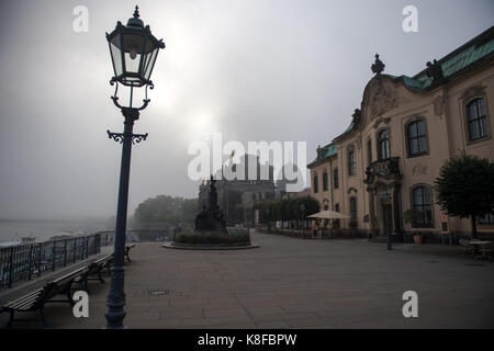 Dresden, Germany. 19th Sep, 2017. The Bruehl Terrace is shrouded in heavy fog in Dresden, Germany, 19 September 2017. Credit: Arno Burgi/dpa-Zentralbild/ZB/dpa/Alamy Live News Stock Photo