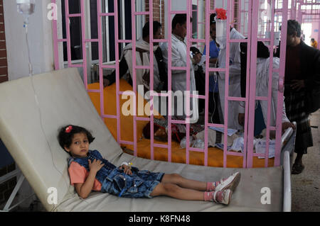 Sanaa, Yemen. 19th Sep, 2017. A girl receives medical treatment at a separated cholera center in Sanaa, Yemen, on Sep. 19, 2017. The country has been hit by a deadly cholera outbreak and is on the edge of famine. Credit: Mohammed Mohammed/Xinhua/Alamy Live News Stock Photo