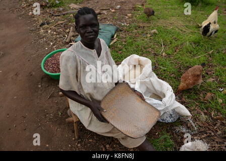 Imvepi, Uganda. 27th June, 2017. The adoptive mother of Peter Yat and his brothers can be seen at the refugee settlement in Imvepi, Uganda, 27 June 2017. More than two million people have fled the civil war in South Sudan, one million of them in Uganda. Credit: Gioia Forster/dpa/Alamy Live News Stock Photo