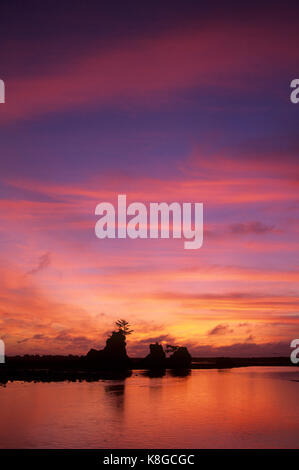 Schooner Rocks sunset, Siletz Bay Park, Lincoln City, Oregon Stock ...