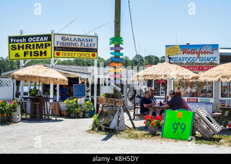 North Carolina,NC,Calabash,Calabash River,fishing town,seafood,regional cuisine,dining,food kiosk,sign,NC170518006 Stock Photo