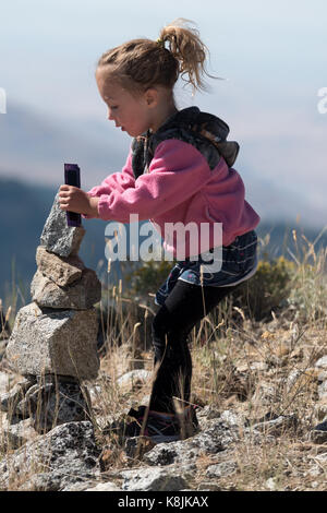 Stacking rocks hi-res stock photography and images - Alamy