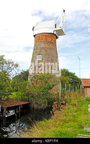 A view of Stubb Drainage Mill on the Norfolk Broads at Hickling, Norfolk, England, United Kingdom. Stock Photo