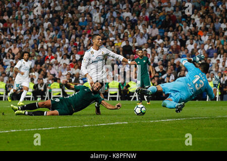 Antonio Barragan (19) Betis CF's player. Cristiano Ronaldo dos Santos (7) Real Madrid's player.Antonio Adan (13) Betis CF's player. La Liga between Real Madrid vs Betis CF at the Santiago Bernabeu stadium in Madrid, Spain, September 20, 2017 . Credit: Gtres Información más Comuniación on line, S.L./Alamy Live News Stock Photo