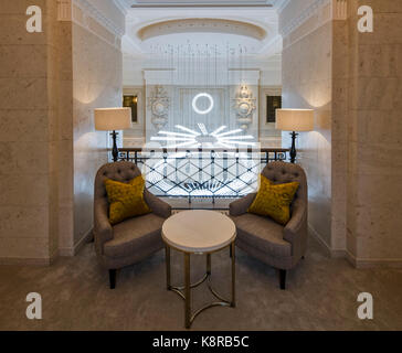 Upper gallery in entrance hall. Ten Trinity Square - Four Seasons Hotel, City of London, United Kingdom. Architect: Aukett Swanke, 2017. Stock Photo