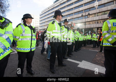 Metropolitan Police Officer in a Hi Visibility jacket and wearing a ...