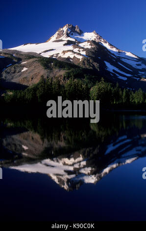 Mt Jefferson from Russell Lake, Mt Jefferson Wilderness, Willamette National Forest, Oregon Stock Photo