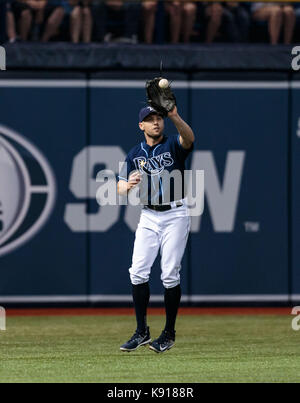 Tropicana Field. 20th Sep, 2017. Florida, USA- Tampa Bay Rays left fielder Peter Bourjos (18) catches Chicago Cubs first baseman Anthony Rizzo (44) fly ball in the 5th inning in the game between the Chicago Cubs and the Tampa Bay Rays at Tropicana Field. Del Mecum/CSM/Alamy Live News Stock Photo