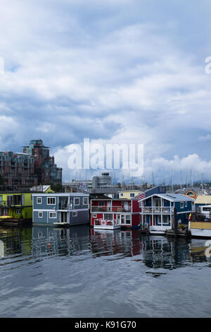 Unusual homes. Colourful boathouses adorn the harbour, Victoria Vancouver Island 19.9.17 Stock Photo