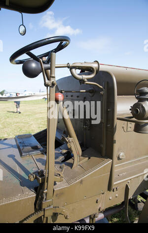 AEC LGOC B-Type B2737 LH8186 Old Wartime Bus On Display At Biggin Hill ...