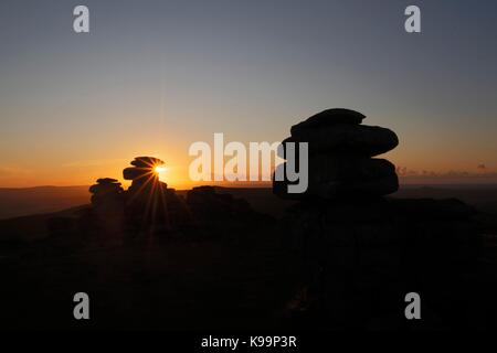 Great Staple Tor, Dartmoor National Park, Devon, UK. 21st Sep, 2017. Night skies over Great Staple Tor - sunset as the sun dips behind the granite outcrop. Clear skies and chilly weather on the eve of the autumnal Equinox. Credit: Carolyn Jenkins/Ģ����ý Live News Stock Photo