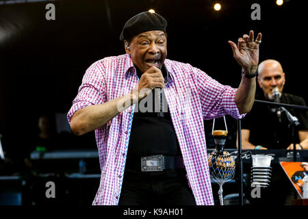 Al Jarreau on stage at the Antibes-Juan-les-Pins Jazz Festival, on 2015/07/17 Stock Photo