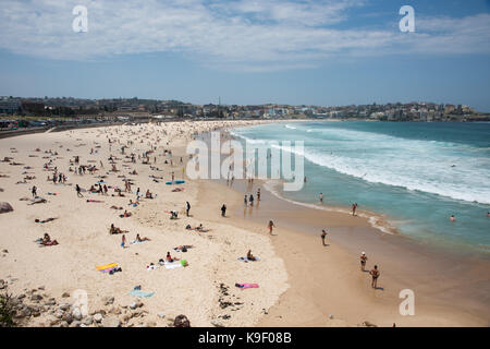 SYDNEY,NSW,AUSTRALIA-NOVEMBER 21,2016: Crowds at Bondi Beach in Sydney, Australia Stock Photo