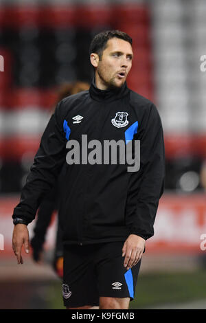 Everton's manager Andy Spence during the FA Women's Super League match at the Select Security Stadium, Widnes. PRESS ASSOCIATION Photo. Picture date: Friday September 22, 2017. Photo credit should read: Anthony Devlin/PA Wire. RESTRICTIONS: EDITORIAL USE ONLY No use with unauthorised audio, video, data, fixture lists, club/league logos or 'live' services. Online in-match use limited to 75 images, no video emulation. No use in betting, games or single club/league/player publications. Stock Photo