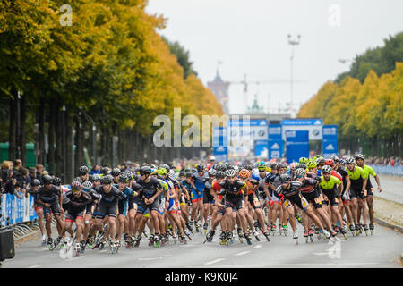 In-line skaters compete in the 44th Berlin Marathon in central Berlin, Germany, 23 September 2017. Photo: Gregor Fischer/dpa