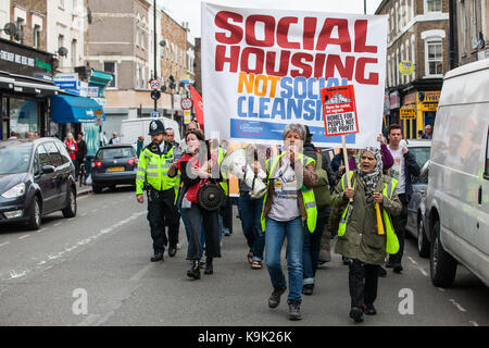 London, UK. 23rd Sep, 2017. Campaigners for improved social housing provision march from Seven Sisters to Finsbury Park in Haringey in protest against the transfer by London councils of council estates to private developers and in particular steps by Haringey Council to transfer property and assets to developer Lend Lease by means of the Haringey Development Vehicle. Credit: Mark Kerrison/Alamy Live News Stock Photo