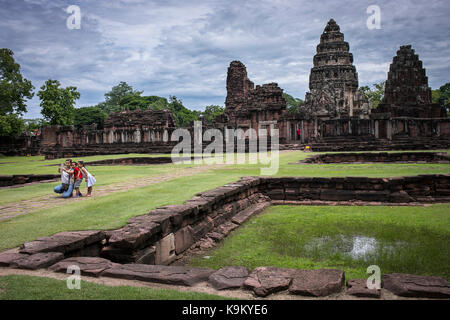 Overview, Passage way and central sanctuary, in Prasat Hin Phimai (Phimai Historical Park), Phimai, Nakhon Ratchasima province, Thailand Stock Photo