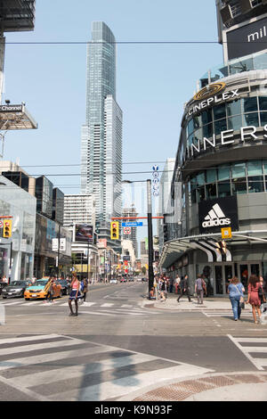 Yonge Street, the longest street in Canada Stock Photo - Alamy