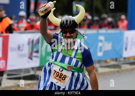 Berlin, Germany. 23rd Sep, 2017. Over 5,500 skater took part in the 2017 BMW Berlin Marathon Inline skating race, a day ahead of the Marathon race. Bart Swings from Belgium won the race in 58:42 for the 5th year in a row. Credit: Michael Debets/Pacific Press/Alamy Live News